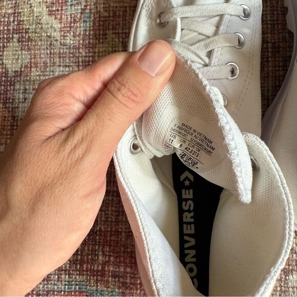 Converse White Chuck Taylor High-Top Lugged Sole Sneakers size 11 - Picture 7 of 9